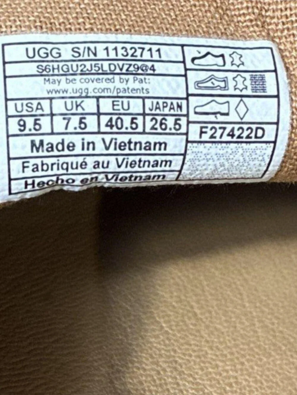 UGG Women's Black Cas Slip-on Sneakers Size 9.5 Like New MRSP $100
